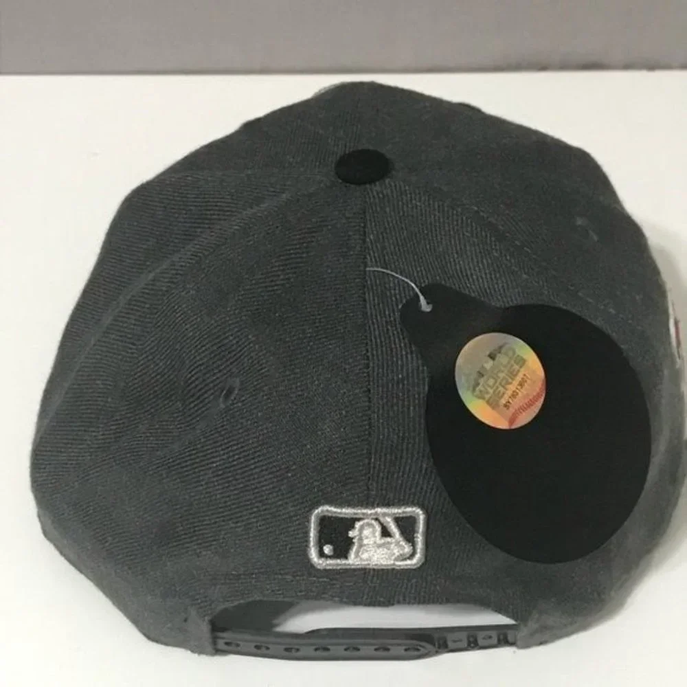 SOLD❌❌❌ Boston Red Sox 2018 World Series Hat - Picture 4 of 5